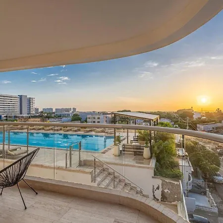 Apartsuite In Apartahotel Cartagena